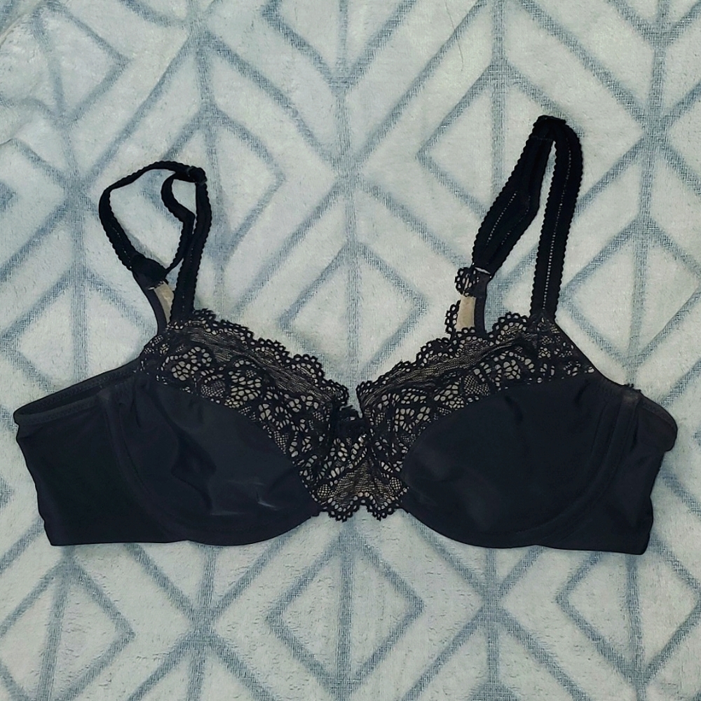 Bali Lace Desire Smoothing underwire bra 34B Black/Champagne Shimmer(nude)